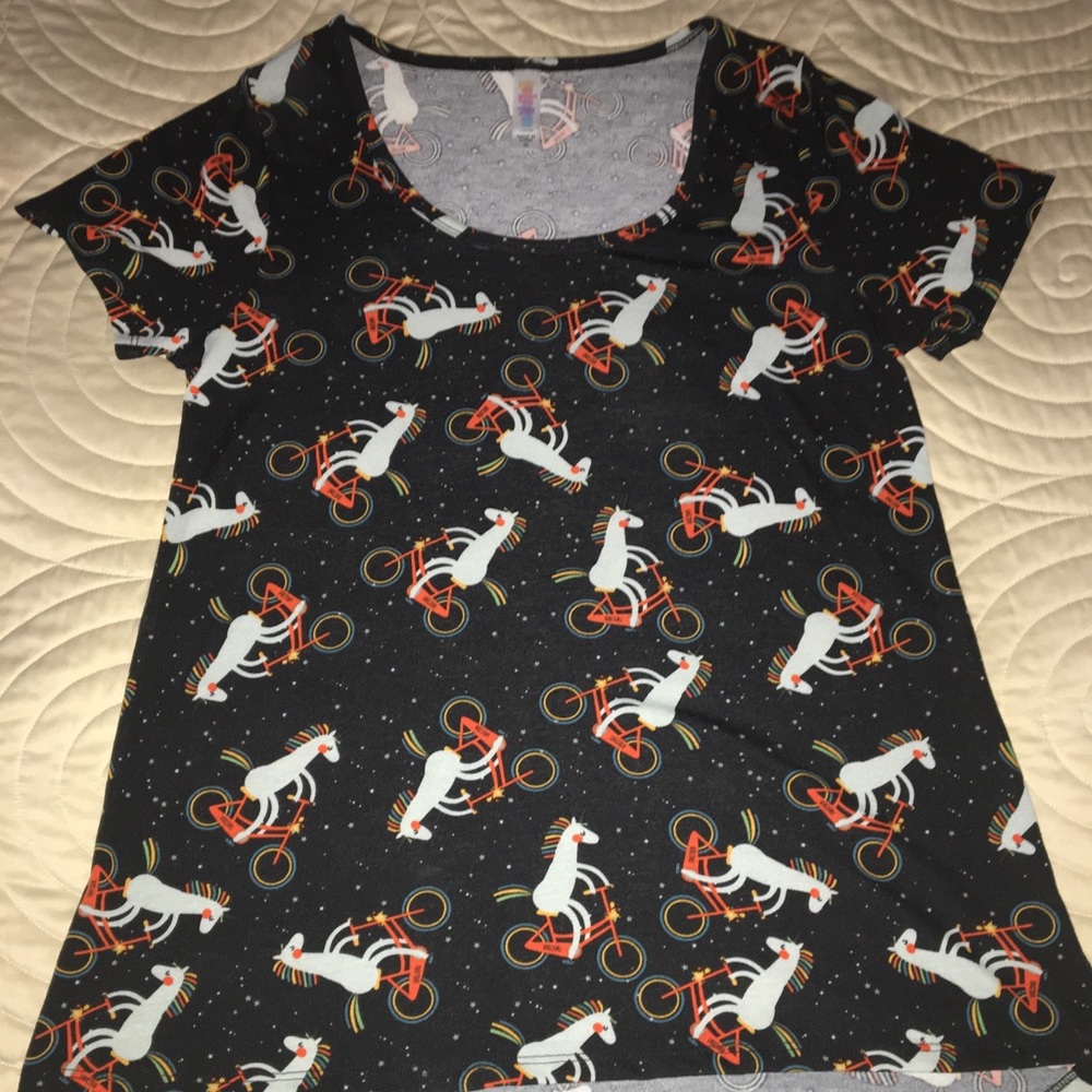 XS Lularoe Classic T